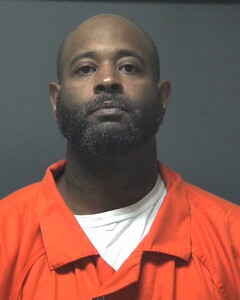 Mugshot of MOORE, ANTONIO
